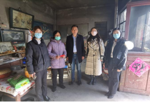 情系職工 溫暖傳遞丨山東大正物業(yè)黨支部慰問(wèn)困難職工(1)(2)338.png